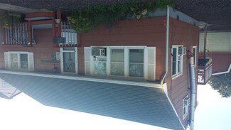 320 N 9th St, Surf City, NJ 08008