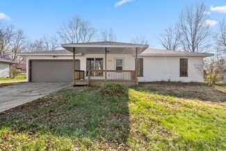 4114 S Ridgecrest Dr, Springfield, MO 65807