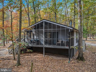 68 Bob White Ln, Hedgesville, WV 25427