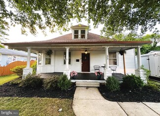 33 Walnut St, Clayton, NJ 08312