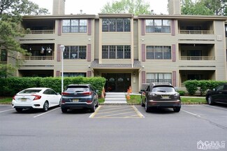 1201 Stoneridge Cir, Helmetta, NJ 08828
