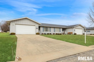 101 Augusta Dr, Lowden, IA 52255