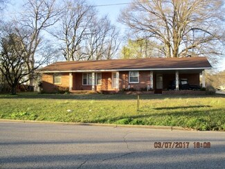 424 E Tigrett St, Halls, TN 38040