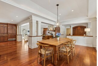 6601 Dovre Dr, Edina, MN 55436