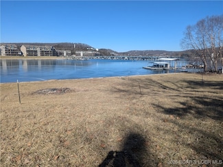 49 Rock Dove Ln, Camdenton, MO 65020