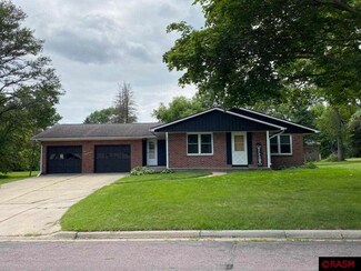 801 8th Ave NW, Waseca, MN 56093