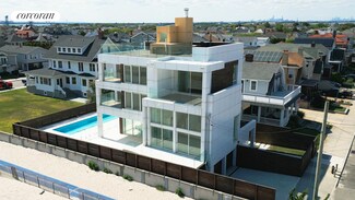 137 Beach 140th St, Rockaway Park, NY 11694