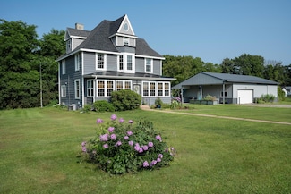 N6283 N Prescott St, Arkansaw, WI 54721
