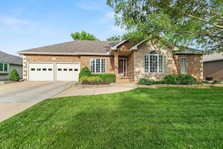 501 Pine Ridge Dr, Salina, KS 67401