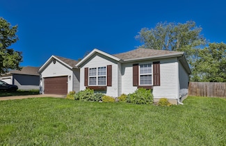 706 S Wrenwood St, Strafford, MO 65757