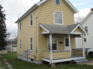 46 John St, Struthers, OH 44471