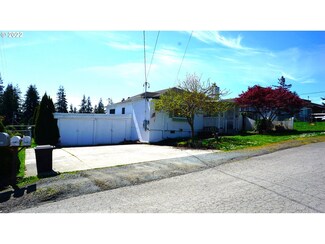 1874 E Willow St, Myrtle Point, OR 97458
