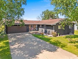 237 Park Ln, Clintonville, WI 54929