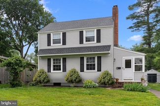 440 E Magnolia Dr, Morrisville, PA 19067