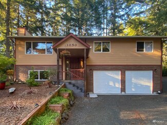 1050 E Vine Maple Ln, Union, WA 98592