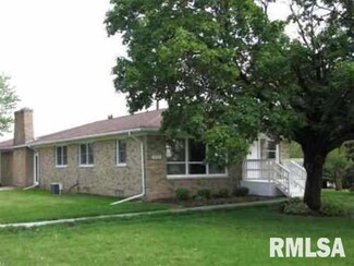 10111 228th St N, Port Byron, IL 61275