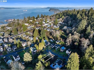 755 38th St, Astoria, OR 97103