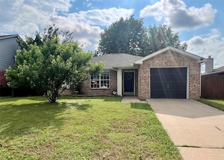 7208 Autumn Run Dr, Forest Hill, TX 76140