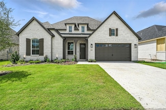 556 Lockhart St, Waxahachie, TX 75165