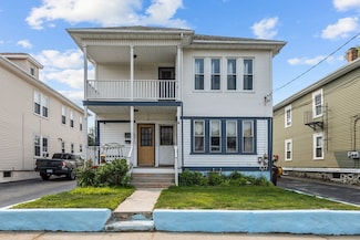 97 Warwick St, Woonsocket, RI 02895