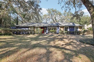 2504 High Oaks Ln, Lutz, FL 33559