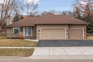 6864 Timber Crest Dr, Osseo, MN 55311