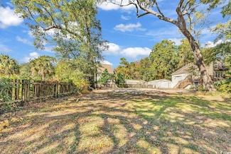 422 Vereen Rd, Garden City, SC 29576