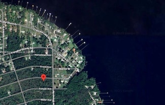 107 Colonial Ave, Crescent City, FL 32112