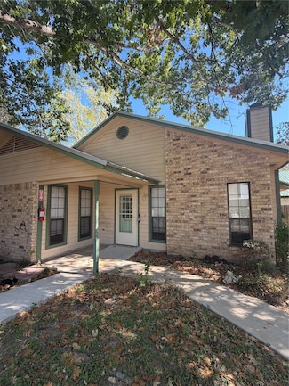 728 W San Antonio St Unit 728 B, Lockhart, TX 78644