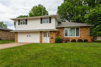 829 E Decker Dr, Seven Hills, OH 44131