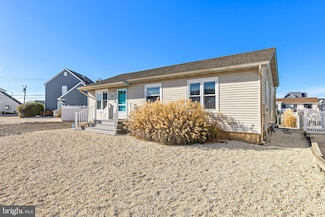 14 Clara Dr, Manahawkin, NJ 08050