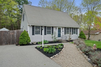 80 King St, Hanover, MA 02339