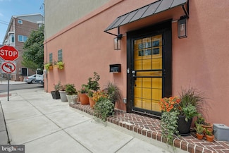 923 S 3rd St, Philadelphia, PA 19147
