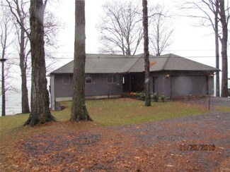 50 Kellar Dr, Bernhards Bay, NY 13028