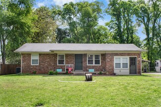 2011 Foxdale Dr, Murfreesboro, TN 37130