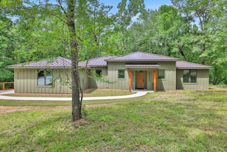 777 S Cape Royale Dr, Coldspring, TX 77331