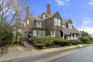 19 Waban Hill Rd, Chestnut Hill, MA 02467