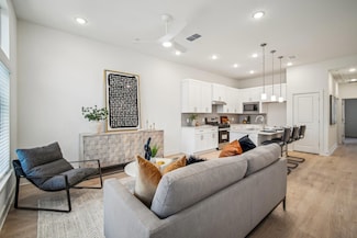 200 W 56th St Unit 7103, Austin, TX 78751