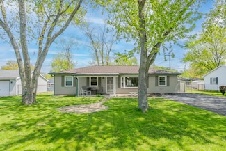 713 Mccool Rd, Valparaiso, IN 46385