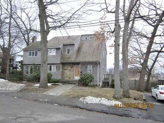 2 Eaton Rd, Quincy, MA 02169