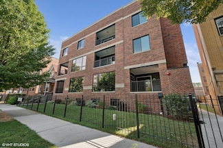 2430 N Linden Place Unit 202, Chicago, IL 60647
