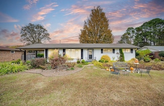 1913 Berry Ave, Florence, AL 35630