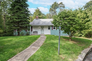 460 Taulman Rd, Orange, CT 06477