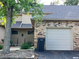 2628 S Forrest Green Dr, Decatur, IL 62521