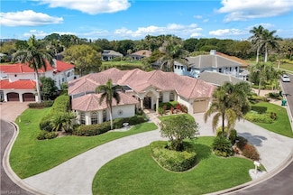 914 Spanish Moss Trail, Naples, FL 34108