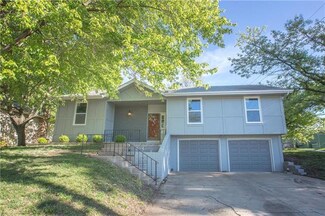 8708 Linda Ln, Pleasant Valley, MO 64068