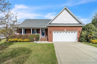 183 Harlon Ct, Raeford, NC 28376