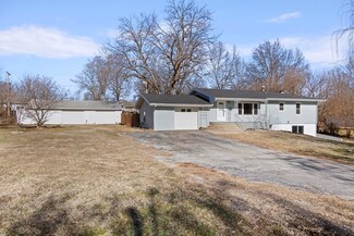 2825 W Olive St, Springfield, MO 65802