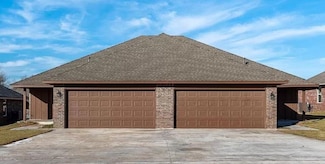 1305 E Ash St, El Reno, OK 73036