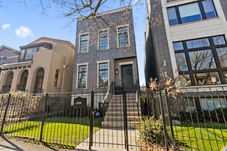 2734 N Marshfield Ave, Chicago, IL 60614